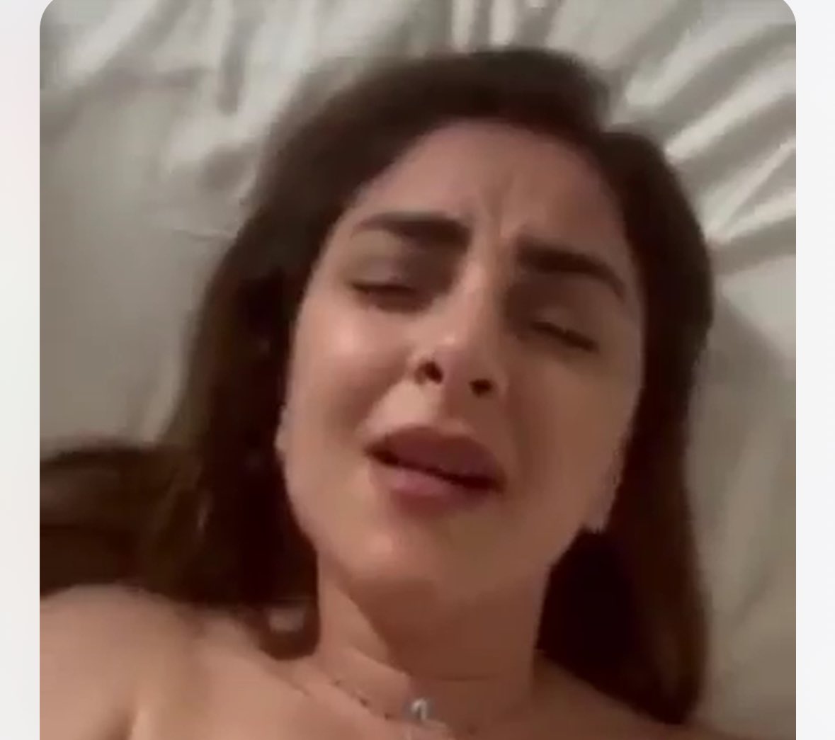 Mona alam Anchor – Pakistani Tiktoker Full Sextape Viral