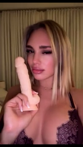 Katharina Amalia Playing with Dildo so Hot – Onlyfans Tape